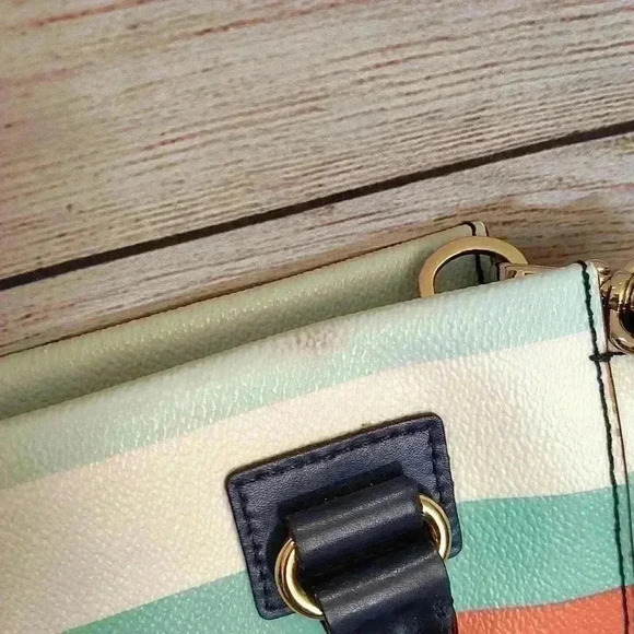 Stripe Purse with detachable Strap - Picture 11 of 12